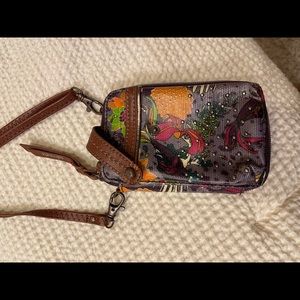Sakroots trendy mini wallet with strap in excellent condition